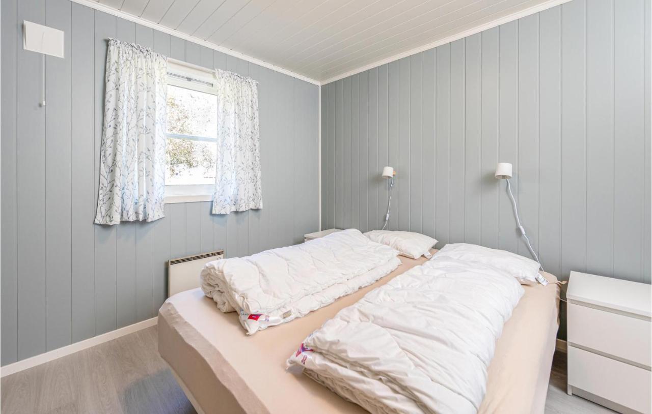 Cozy Home In Fjaerland With House A Mountain View Exteriör bild